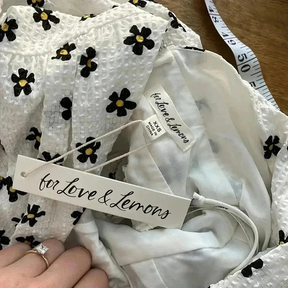 NWT For Love And Lemons puff sleeve dress flower detail - Picture 7 of 10